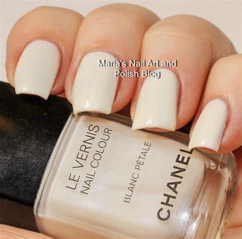 le vernis nail colour blanc pétale chanel|Chanel nail varnish boots.